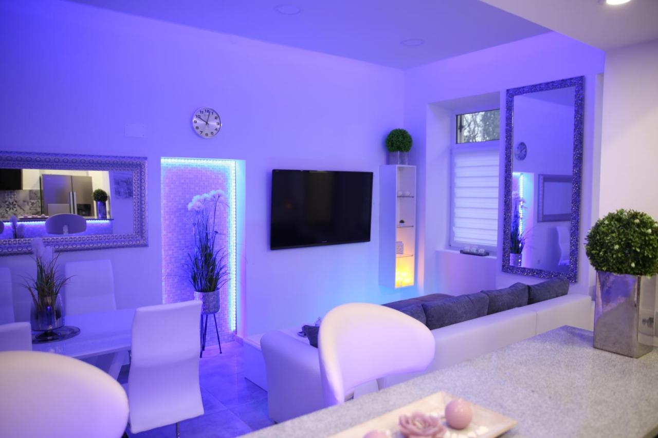 Villa mit Whirlpool für 32 Per Crikvenica Exterior foto